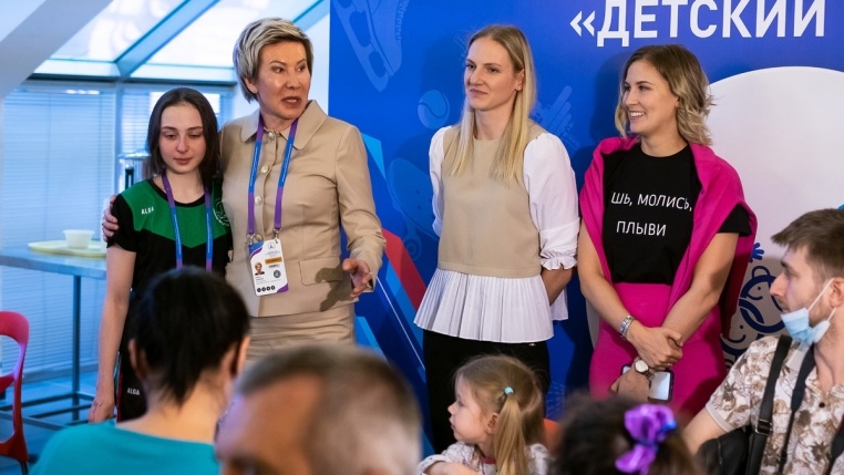 «Он хочет снова тренироваться, но в нем еще живет тот страх...» Алла Шишкина побывала на встрече с беженцами